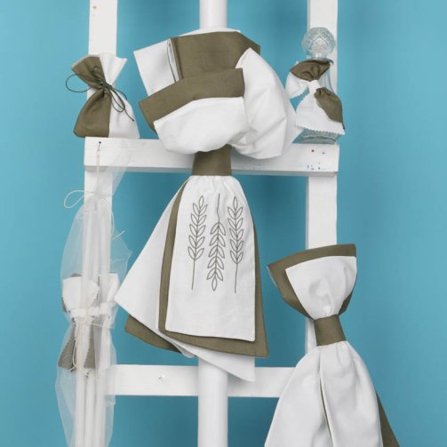 Λαμπάδα Λευκή Λαδί με Κέντημα S9